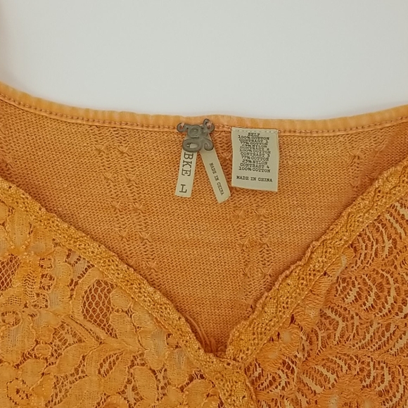 gimmicks by BKE Large Asymmetrical Crochet & Lace Orange Tank Top - Picture 3 of 6